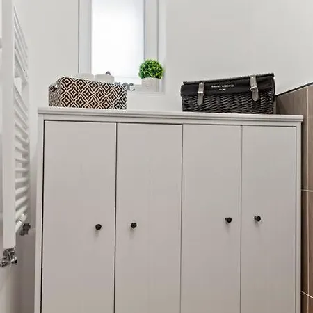 Spacious 3 Apartment *