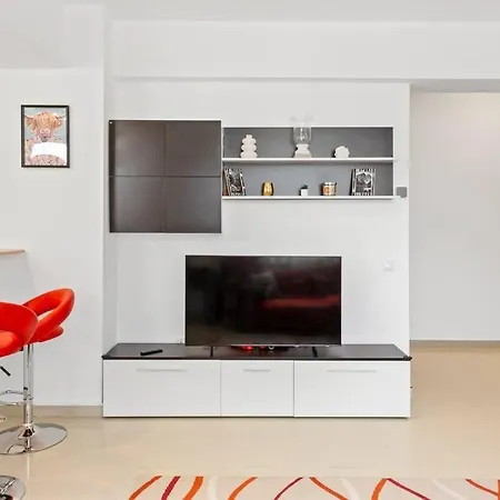 Spacious 3 شقة