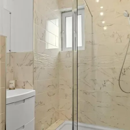 דירה Spacious 3 בוקרשט